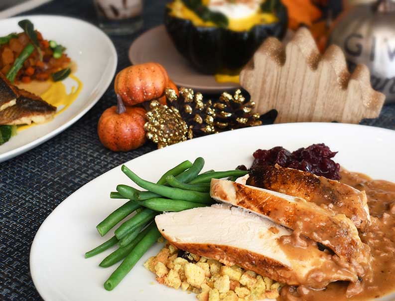 Thanksgiving takeout meal served at Beachside Restaurant and Bar